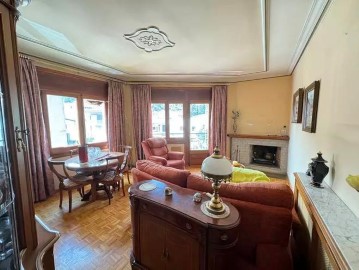 House 3 Bedrooms in Grup Solivent