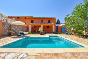 House 5 Bedrooms in Cabezo