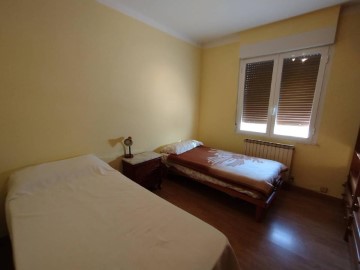 Apartment 4 Bedrooms in Recajo