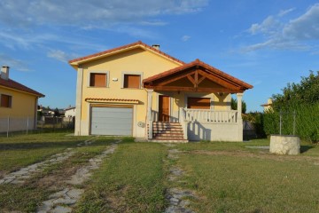 Maison 3 Chambres à Miñón