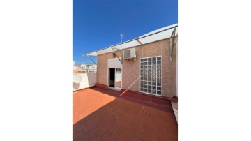 House 4 Bedrooms in La Pobla de Farnals