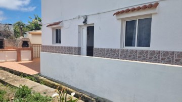 House 2 Bedrooms in Vergara
