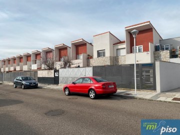 House 3 Bedrooms in Cabezon.barrio Viejo