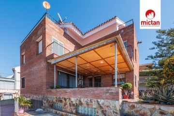 Casa o chalet 6 Habitaciones en La Miranda - Can Candeler