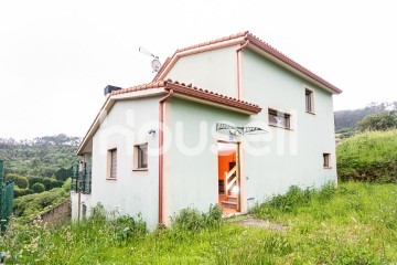 House 3 Bedrooms in Caion (Ntra.sra.perpetuo Socorro)