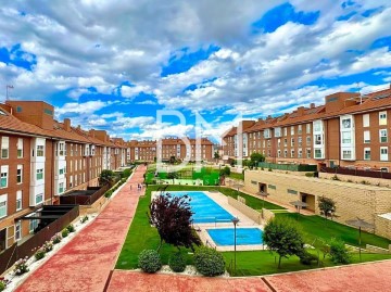 Piso 3 Habitaciones en Urbanización Mediterráneo