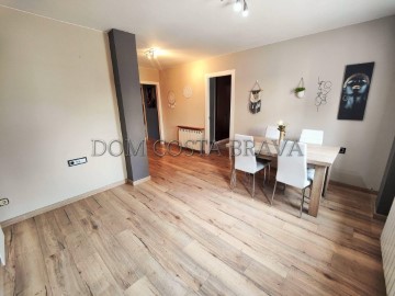 Apartment 3 Bedrooms in Pladevall
