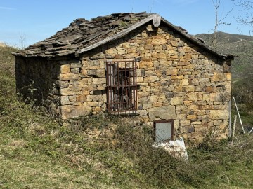 House  in Llerana