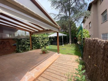 House 4 Bedrooms in Cardedeu