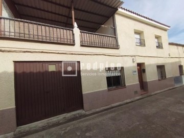 House 3 Bedrooms in Los Navalmorales