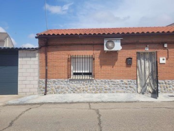 House 3 Bedrooms in Cebolla