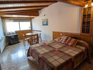 House 4 Bedrooms in Cretas