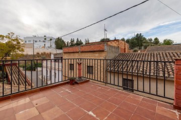 House 4 Bedrooms in Pedralba
