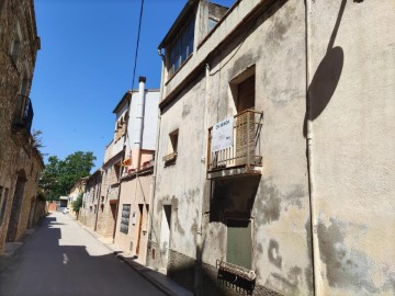 House 3 Bedrooms in Borrassà