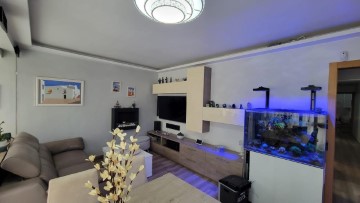 Apartment 4 Bedrooms in Centre