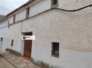 House 4 Bedrooms in Siruela