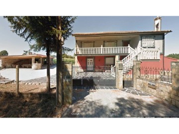 House 6 Bedrooms in Villarraso (San Lorenzo)