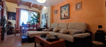 House 4 Bedrooms in Villamuriel de Cerrato