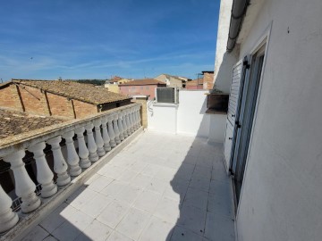 House 4 Bedrooms in Rosselló