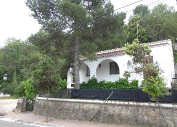 Maison 4 Chambres à Urbanització de Les Fonts De Sant Bernat