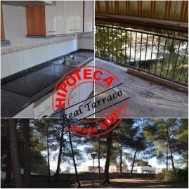 Apartment 3 Bedrooms in Sant Genís