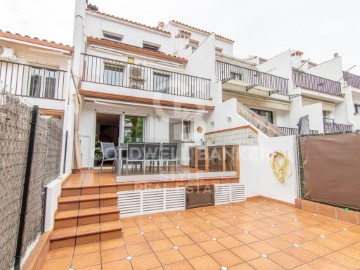 House 4 Bedrooms in Can Sunyer del Palau