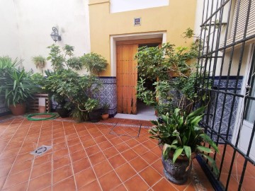 House 4 Bedrooms in Gines