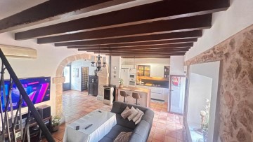 House 3 Bedrooms in Consell