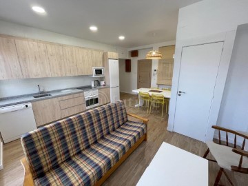 Apartment 3 Bedrooms in Garrido