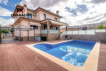 House 5 Bedrooms in Gójar