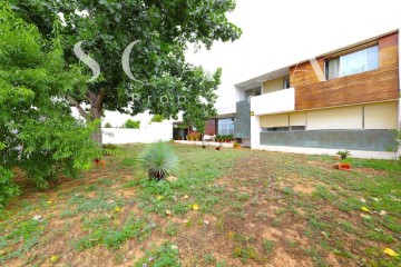 House 3 Bedrooms in Layos