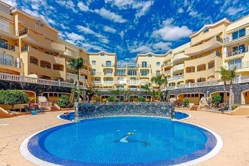 Apartment 4 Bedrooms in Los Cristianos