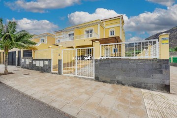 House 3 Bedrooms in Las Canteras