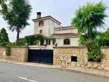 Casa o chalet 6 Habitaciones en Pelagarcía