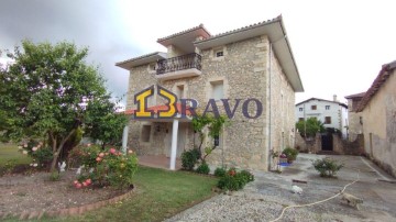 House 6 Bedrooms in Villalacre