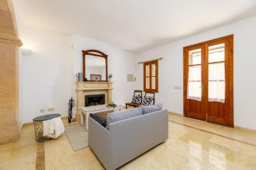 House 6 Bedrooms in Consell