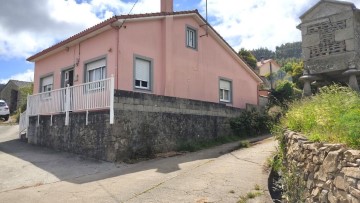 House 3 Bedrooms in Corcoesto (San Pedro)