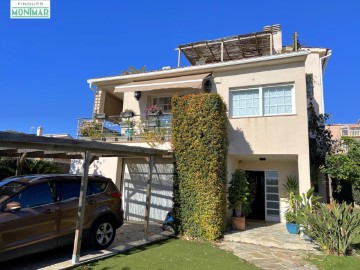 House 4 Bedrooms in Santa Maria