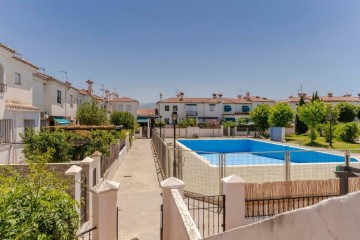 House 4 Bedrooms in Zona Polideportivo