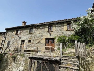 House 6 Bedrooms in Rupit