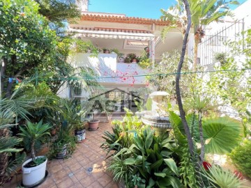 House 5 Bedrooms in Carcaixent