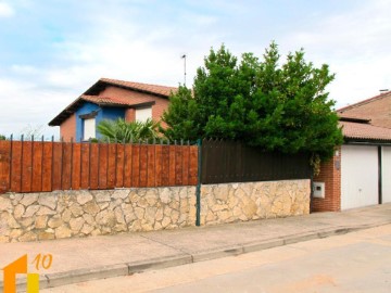 House 4 Bedrooms in Arcos