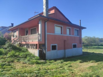 Casa o chalet 4 Habitaciones en Viladavil (Santa María)
