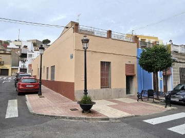 House 4 Bedrooms in Zona Centro