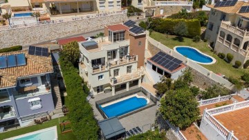 House 5 Bedrooms in Riviera del Sol
