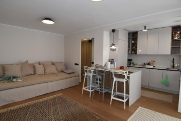 Apartment 3 Bedrooms in Barri Vell