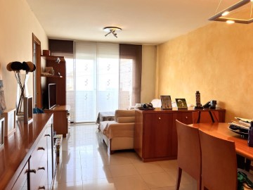 Apartment 3 Bedrooms in Vilobí d'Onyar