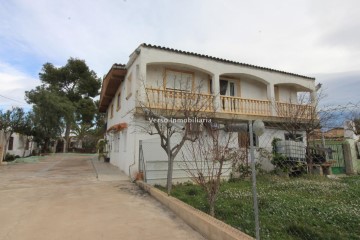 House 7 Bedrooms in Los Mirasoles