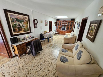 Apartment 3 Bedrooms in El Doctoral