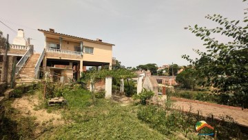 House 6 Bedrooms in Montbarbat